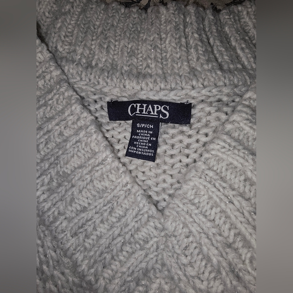 Chaps Small V-Neck Sweater in Cream - Picture 2 of 4